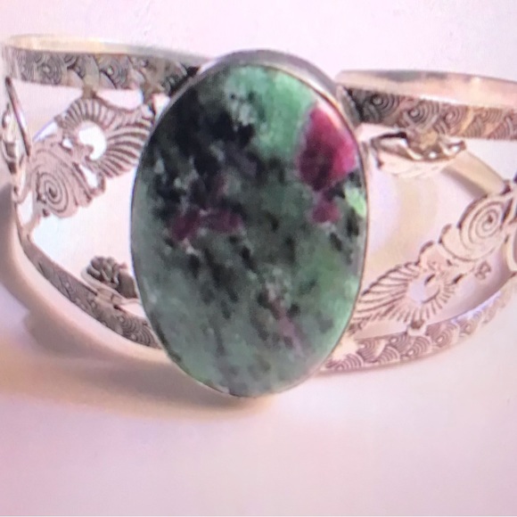 Stunning 925 Sterling Silver Cuff Bracelet